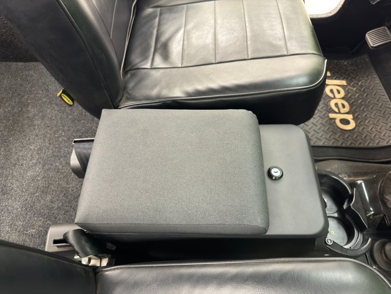 Jeep-Cj5-1973-Neon-Green-Black-6