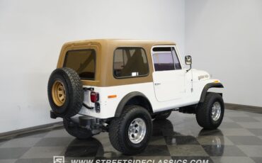 Jeep-Cj7-1980-White-Tan-17