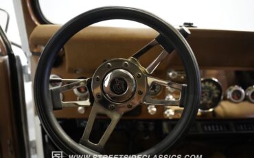 Jeep-Cj7-1980-White-Tan-39