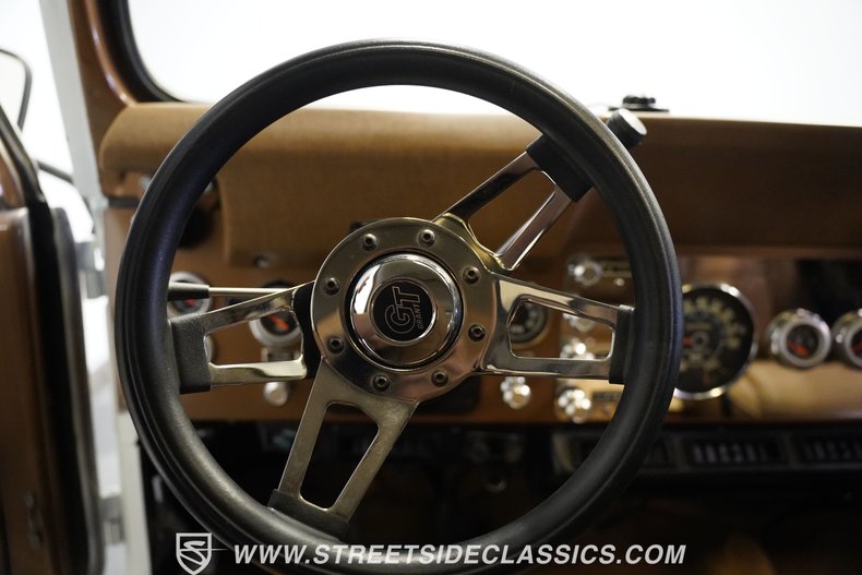 Jeep-Cj7-1980-White-Tan-39