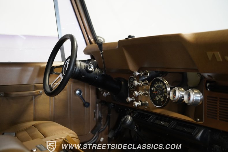 Jeep-Cj7-1980-White-Tan-4