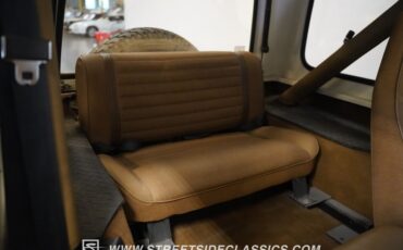 Jeep-Cj7-1980-White-Tan-46