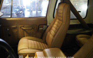 Jeep-Cj7-1980-White-Tan-47