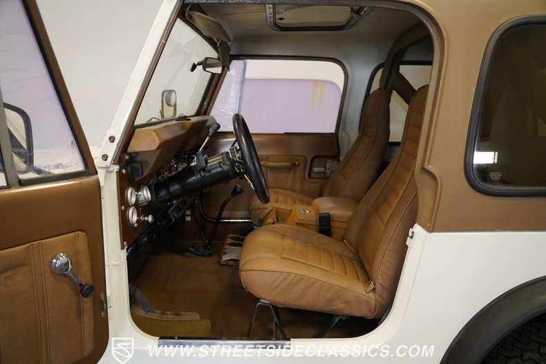 Jeep-Cj7-1980-White-Tan-6
