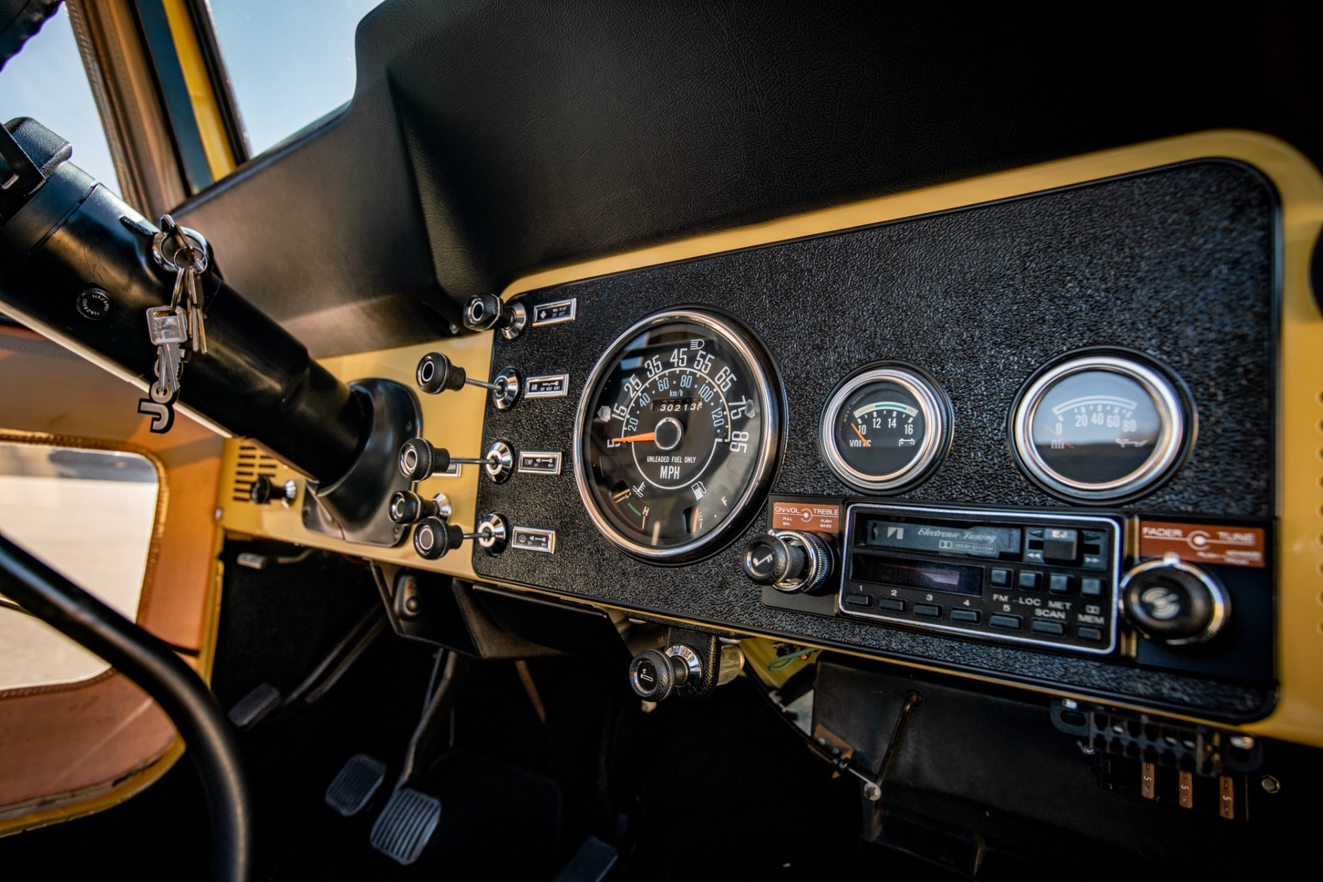 Jeep-Cj7-1984-Yellow-Black-14