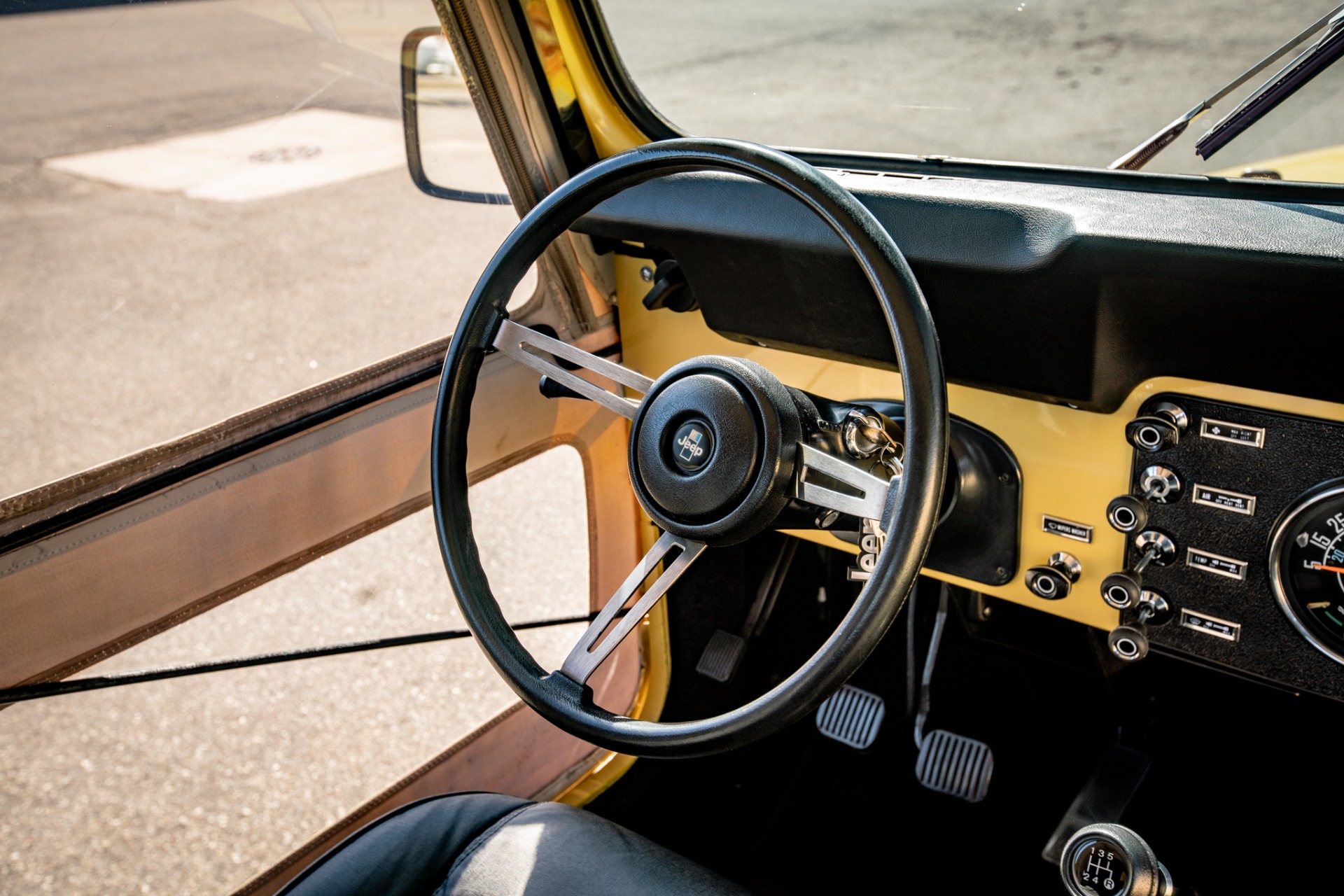 Jeep-Cj7-1984-Yellow-Black-19