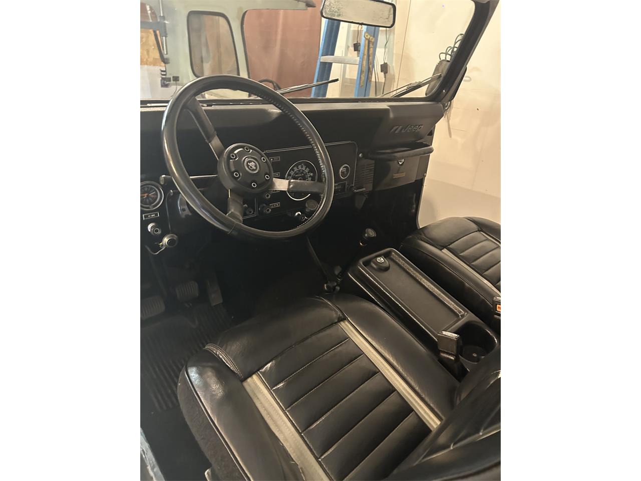 Jeep-Cj7-1984-black-black-2