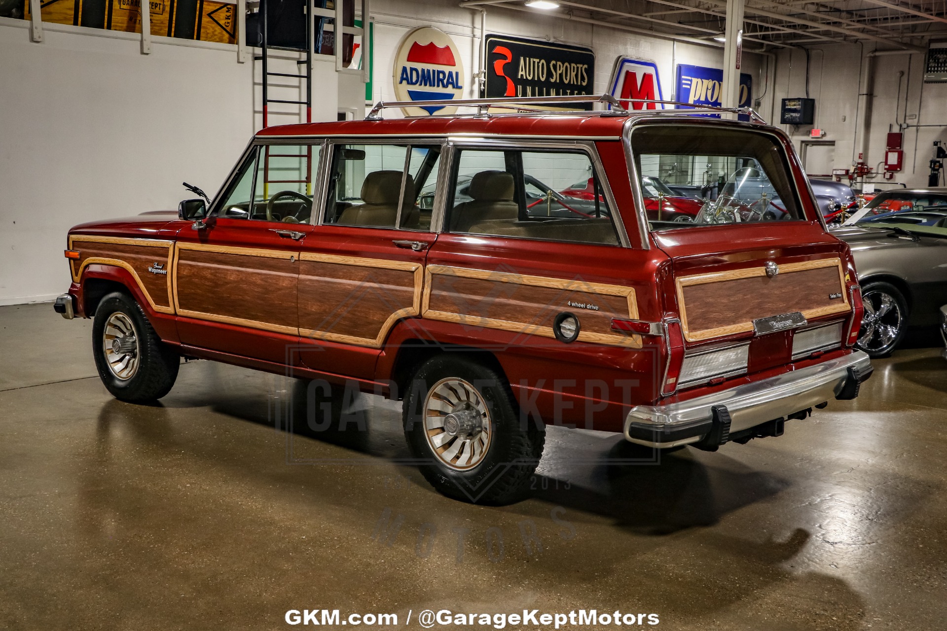 Jeep-Grand-wagoneer-1985-BurgundyMaroon-BeigeTan-2