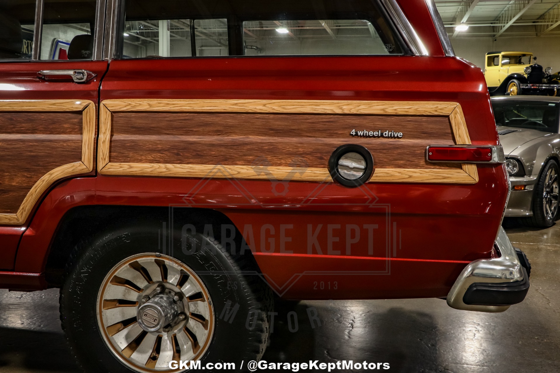 Jeep-Grand-wagoneer-1985-BurgundyMaroon-BeigeTan-27
