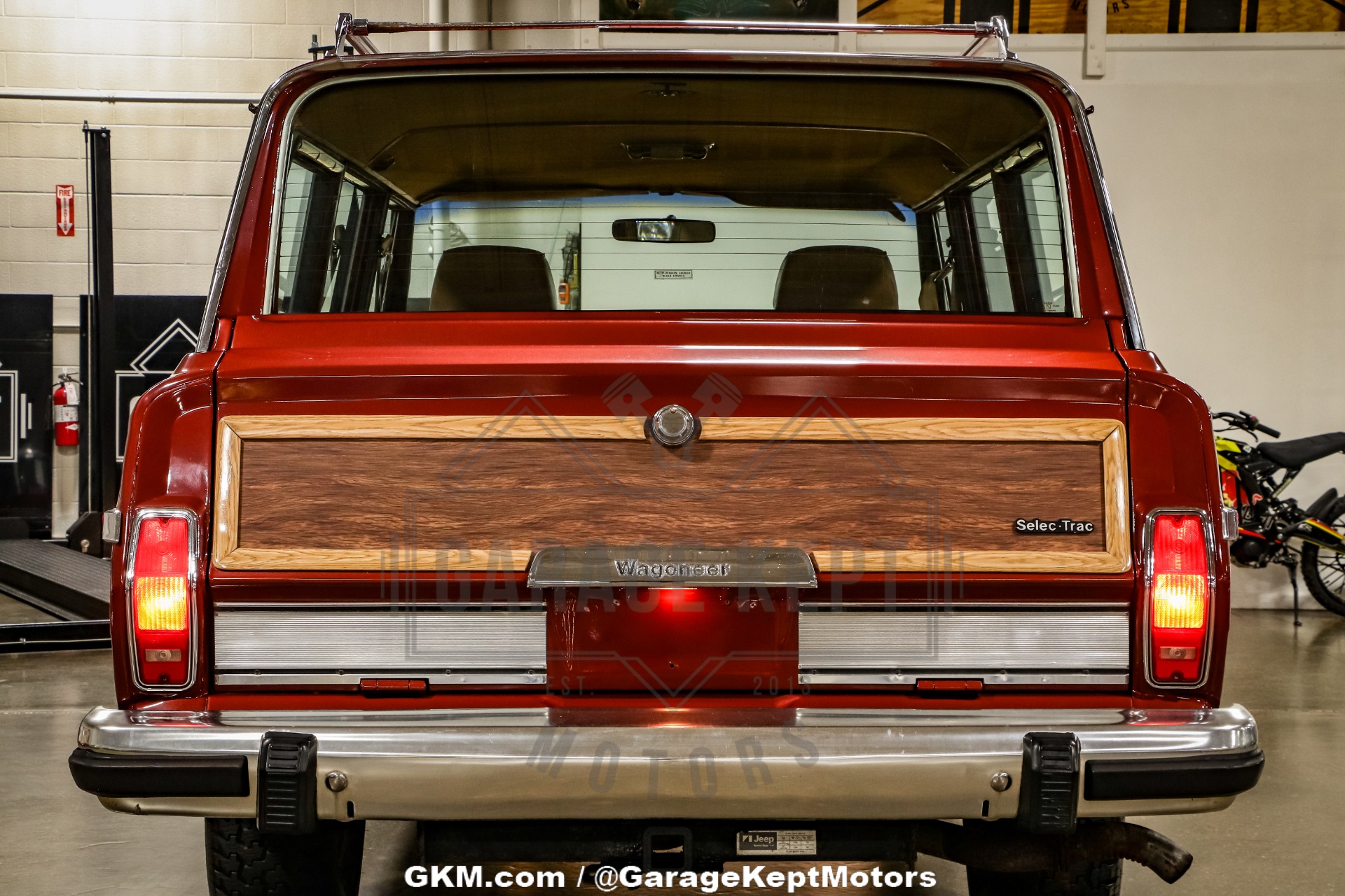 Jeep-Grand-wagoneer-1985-BurgundyMaroon-BeigeTan-32
