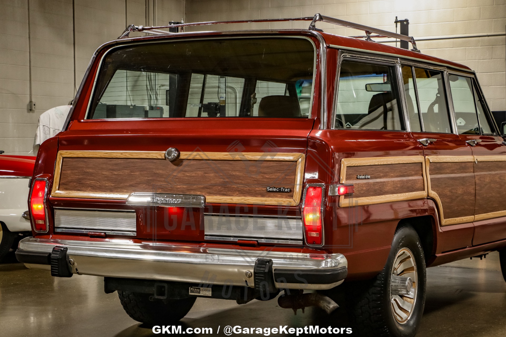 Jeep-Grand-wagoneer-1985-BurgundyMaroon-BeigeTan-33