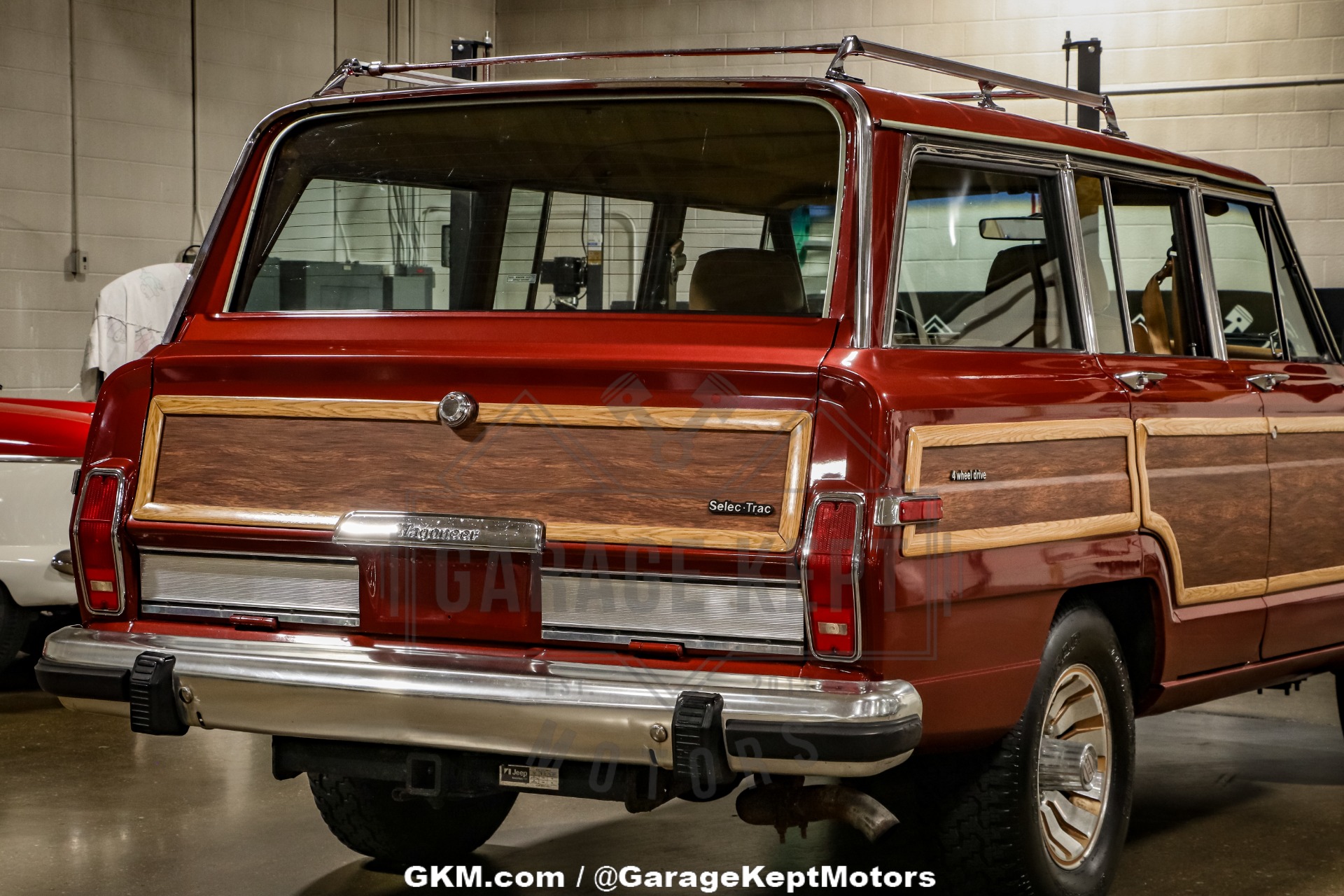 Jeep-Grand-wagoneer-1985-BurgundyMaroon-BeigeTan-34