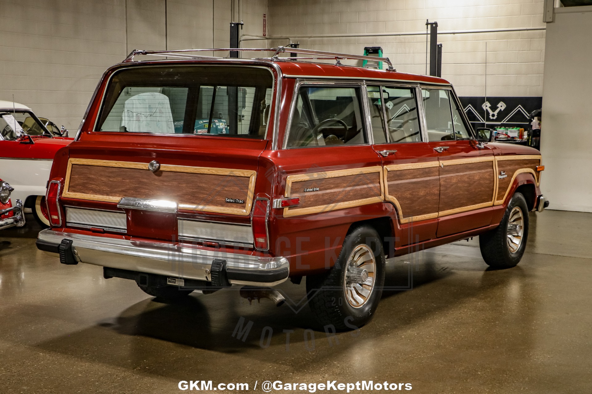 Jeep-Grand-wagoneer-1985-BurgundyMaroon-BeigeTan-4