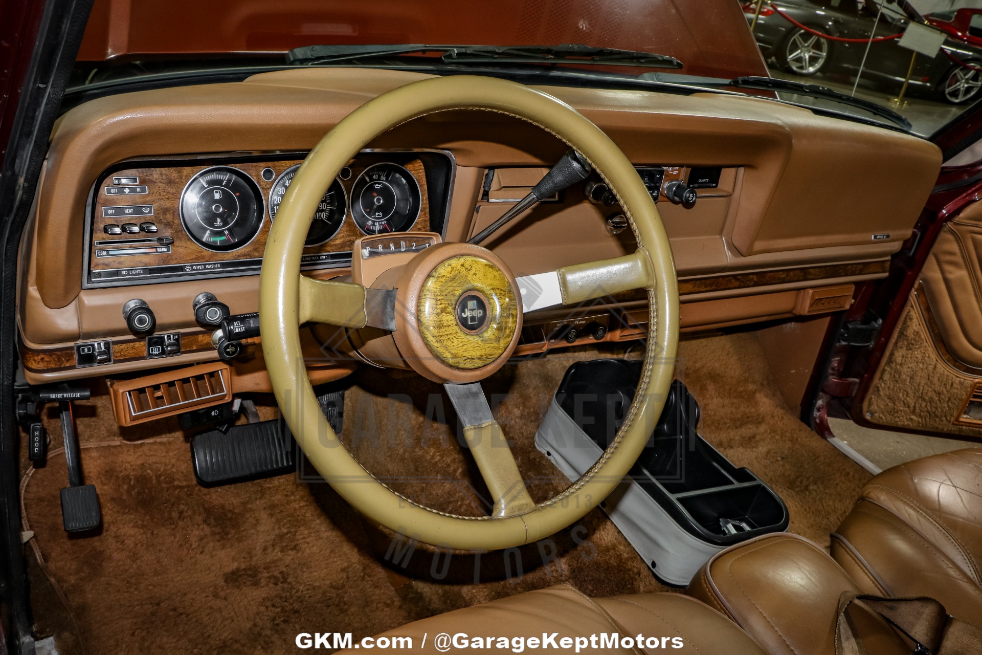 Jeep-Grand-wagoneer-1985-BurgundyMaroon-BeigeTan-46