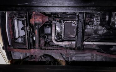 Jeep-Grand-wagoneer-1985-BurgundyMaroon-BeigeTan-49