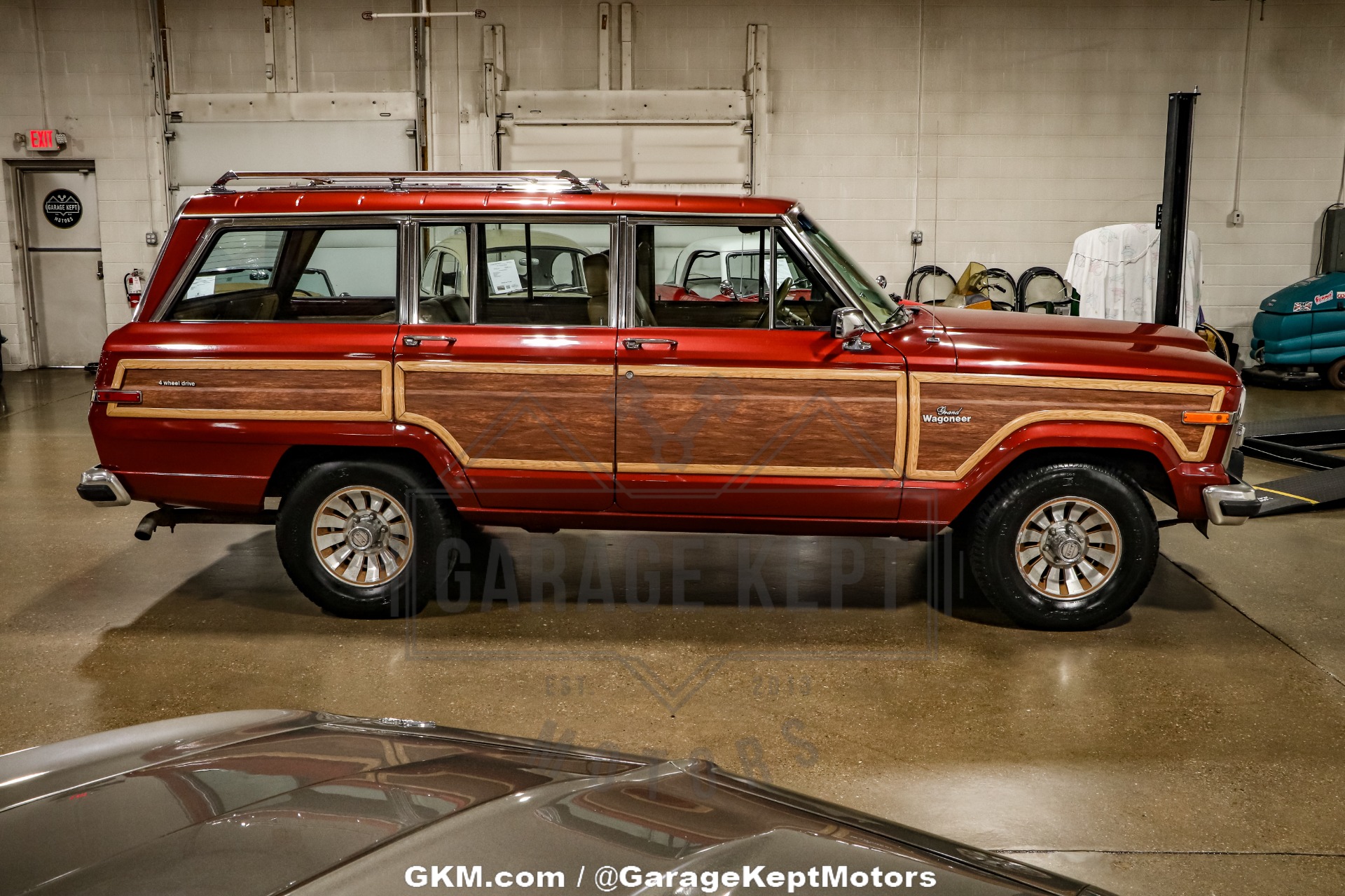 Jeep-Grand-wagoneer-1985-BurgundyMaroon-BeigeTan-6