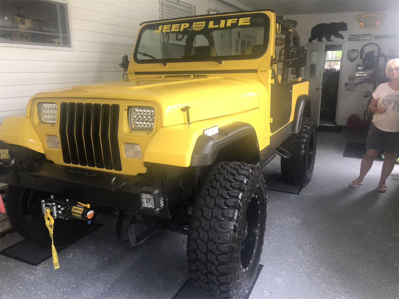 Jeep-Yj5-1994-Yellow-and-black-Yellow-and-black-2
