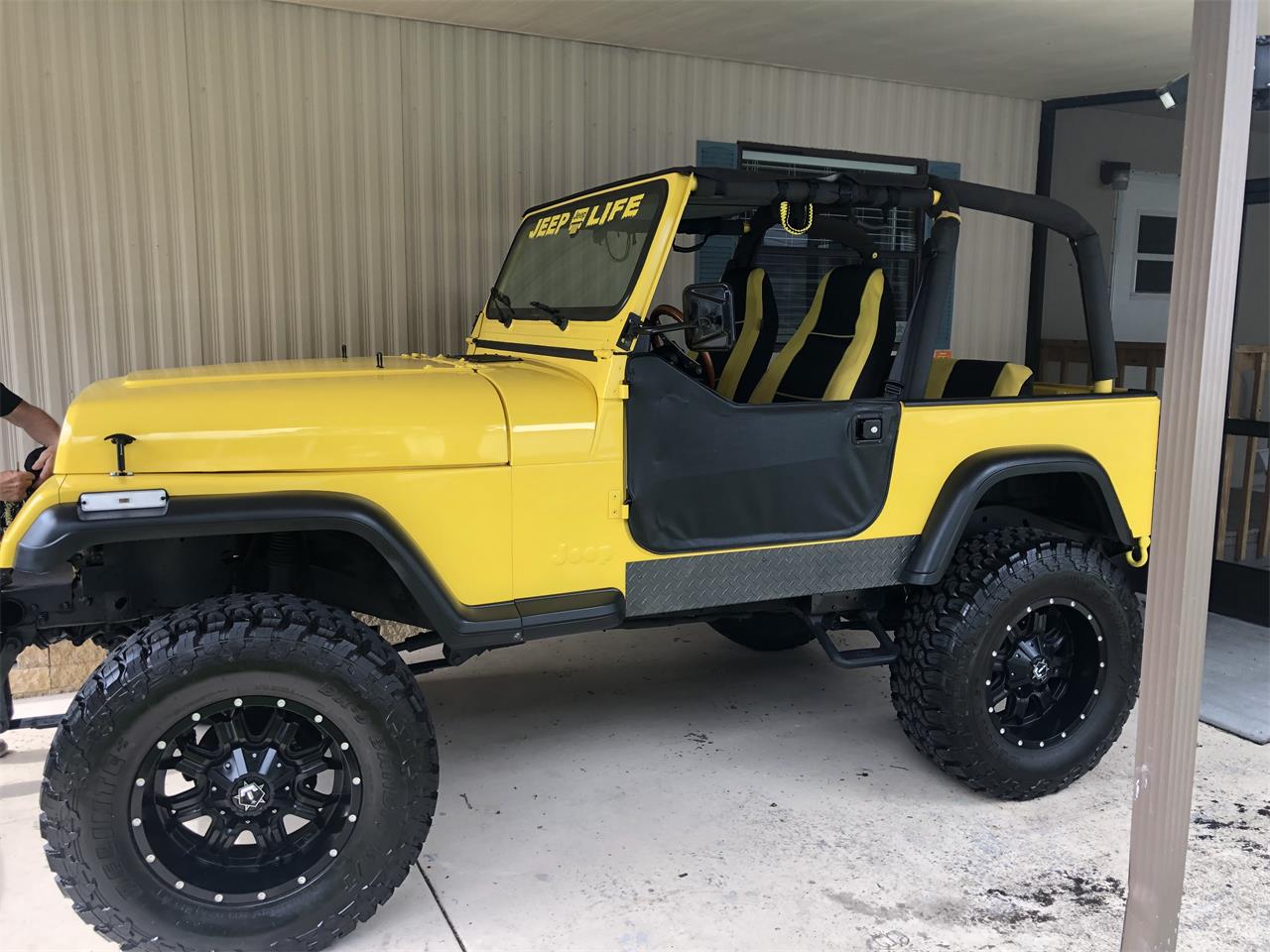 Jeep-Yj5-1994-Yellow-and-black-Yellow-and-black-5