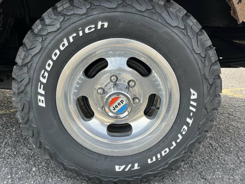 Jeep-cherokee-1979-brown-10