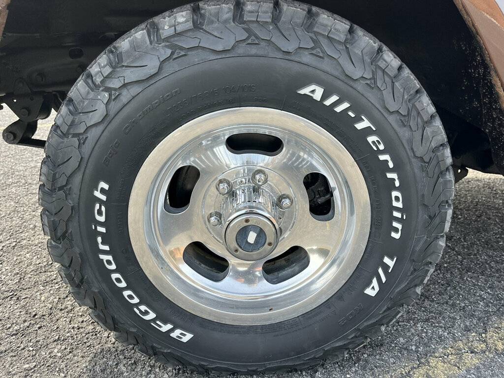 Jeep-cherokee-1979-brown-11