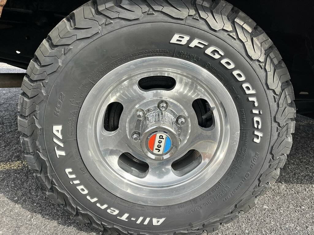 Jeep-cherokee-1979-brown-13