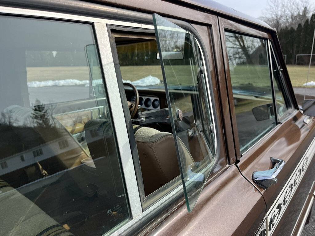 Jeep-cherokee-1979-brown-14