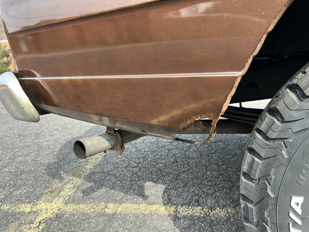 Jeep-cherokee-1979-brown-21