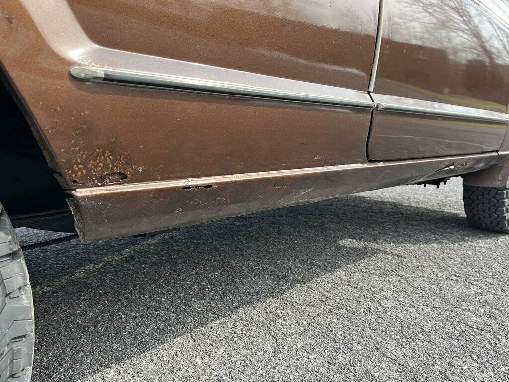 Jeep-cherokee-1979-brown-22