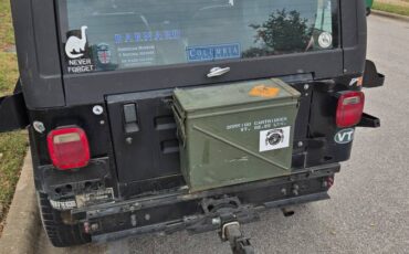 Jeep-wrangler-1990-black-3