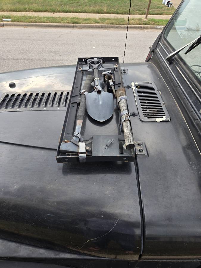 Jeep-wrangler-1990-black-4