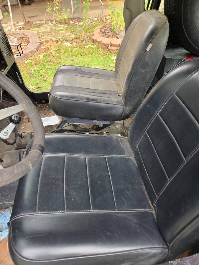 Jeep-wrangler-1990-black-7