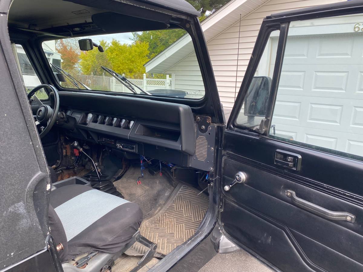 Jeep-wrangler-1995-black-9