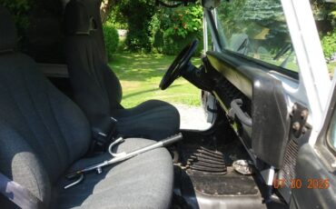 Jeep-wrangler-yj-1992-white-4