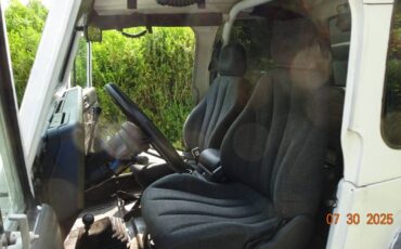 Jeep-wrangler-yj-1992-white-5