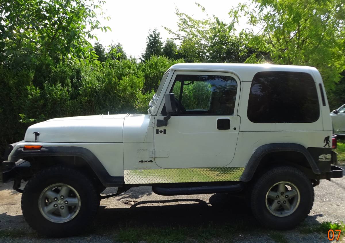Jeep-wrangler-yj-1992-white-7
