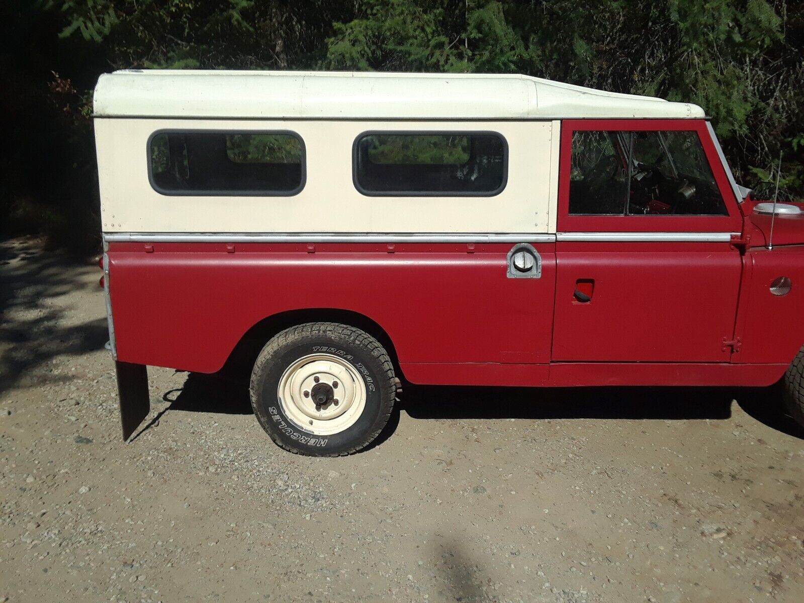 Land-Rover-2-1961-Standard-Cab-Pickup-3