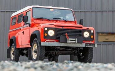 Land-rover-Defender-1985-Red-Black-1