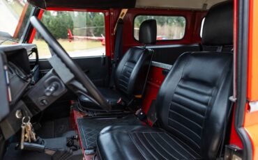 Land-rover-Defender-1985-Red-Black-15