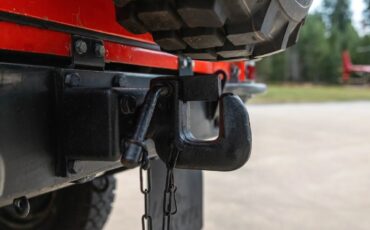 Land-rover-Defender-1985-Red-Black-5