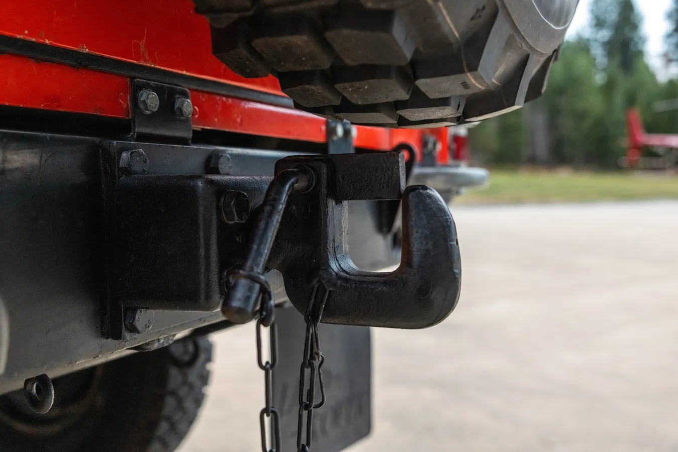 Land-rover-Defender-1985-Red-Black-5