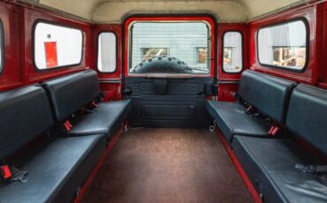 Land-rover-Defender-1985-Red-Black-6