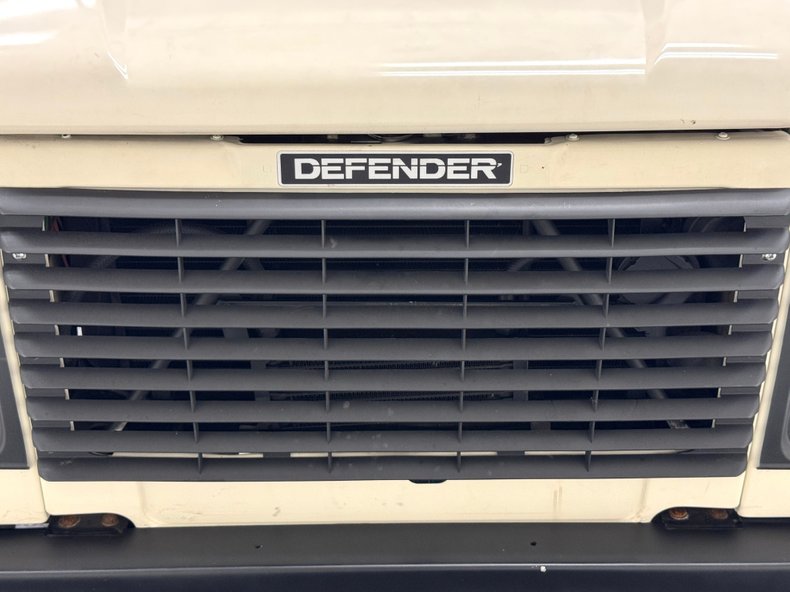 Land-rover-Defender-90-1987-Chamonix-White-Black-10