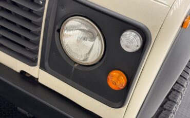 Land-rover-Defender-90-1987-Chamonix-White-Black-11