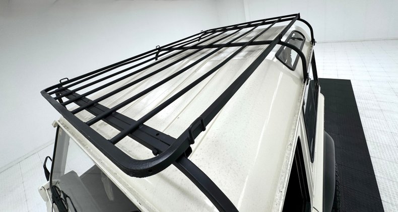 Land-rover-Defender-90-1987-Chamonix-White-Black-15