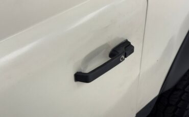 Land-rover-Defender-90-1987-Chamonix-White-Black-16