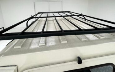 Land-rover-Defender-90-1987-Chamonix-White-Black-17