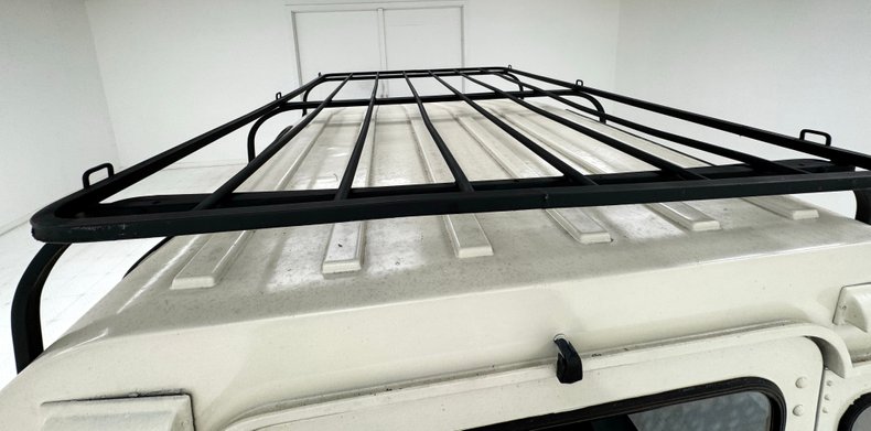 Land-rover-Defender-90-1987-Chamonix-White-Black-17