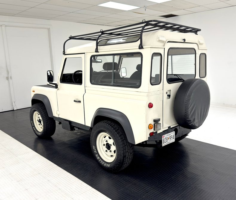 Land-rover-Defender-90-1987-Chamonix-White-Black-2