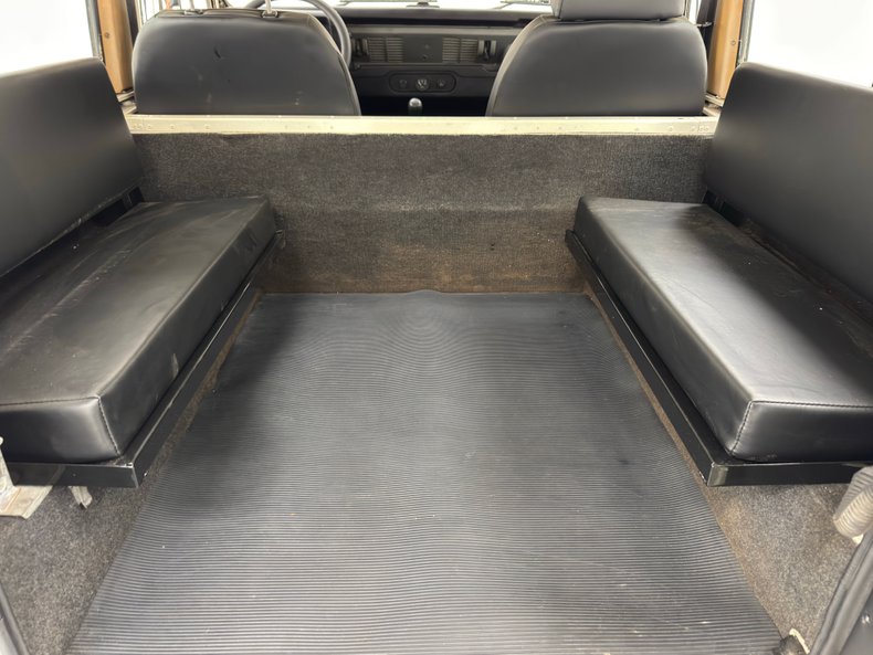 Land-rover-Defender-90-1987-Chamonix-White-Black-26