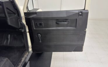 Land-rover-Defender-90-1987-Chamonix-White-Black-29